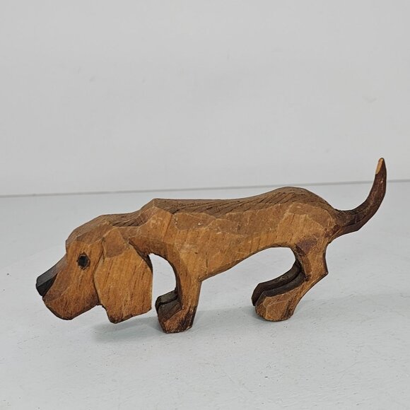 Hand-Carved Wooden Dog Figurine Bloodhound Long Ears Raised Tail *REPAIRED* - Picture 3 of 7